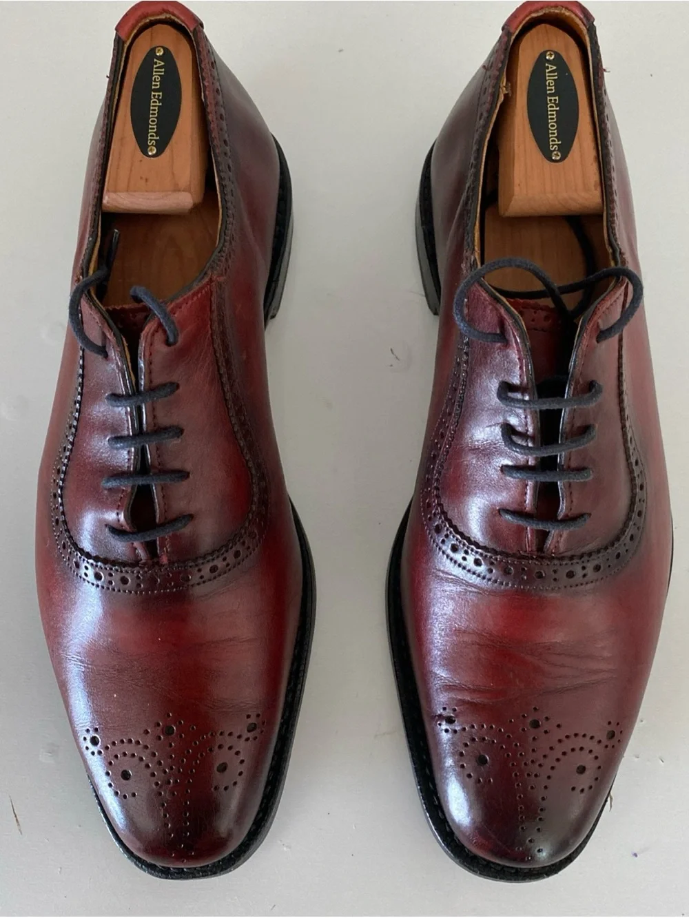 Allen Edmonds Cornwallis Men’s 10D Burgundy Medallion Toe 48257A Adelaide Oxford